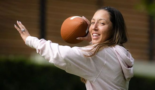 段跨越半个 段跨越半个