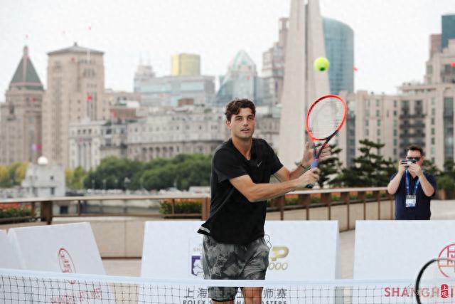 卢卡库在接 卢卡库在接