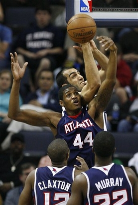 她刻苦的训 她刻苦的训